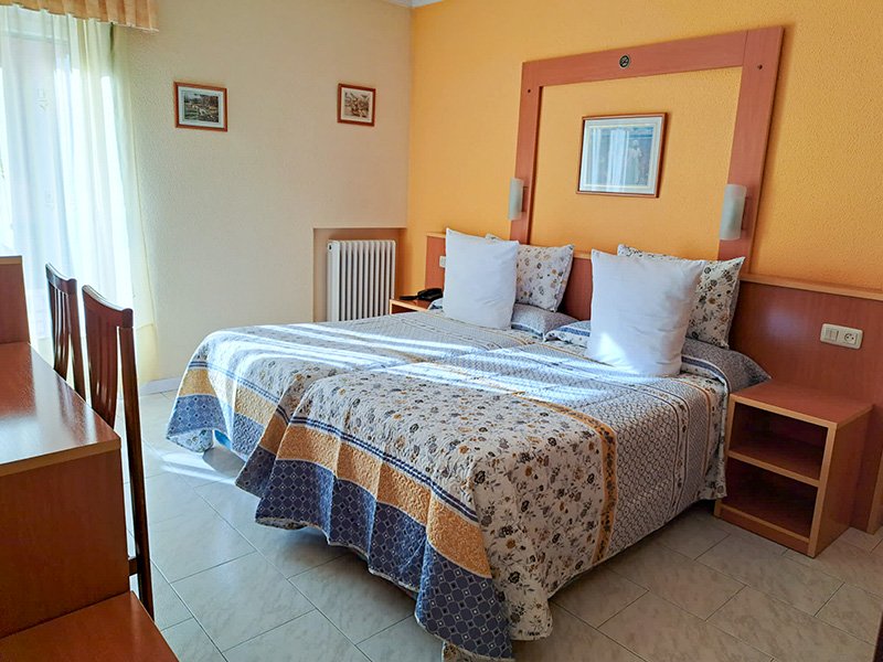 Habitación del hotel Fray Juan Gil